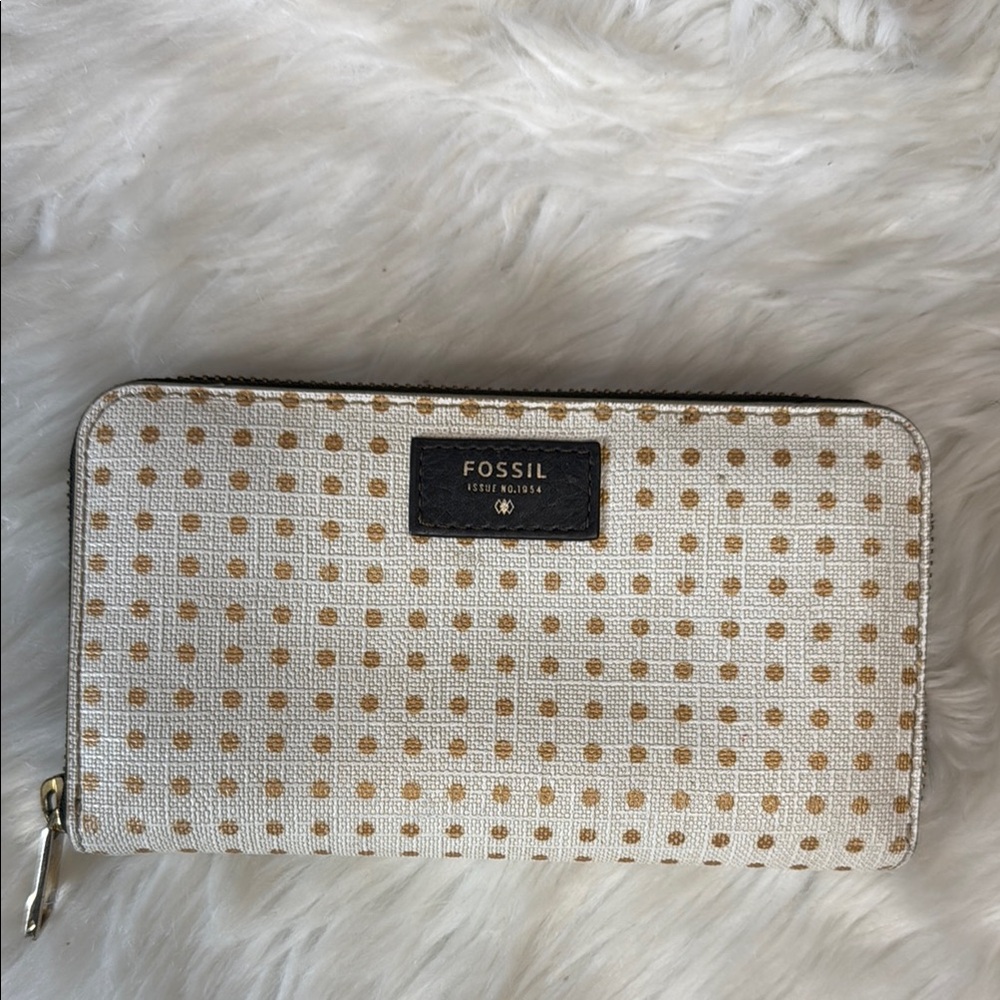 Fossil Zipper Around Women's Cream and Gold Wallet Wristlet